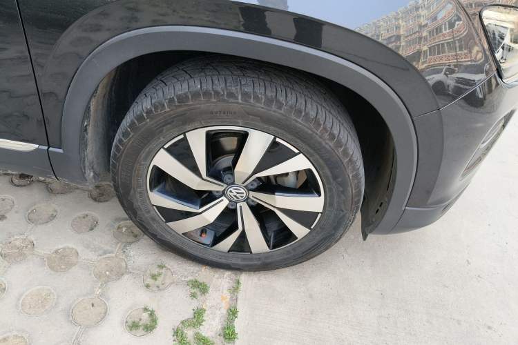 Used Volkswagen Tayron 2019 Teramont Edition 280TSI Two-Wheel Drive Luxury Model China VI Standard Right Front Wheel Hub