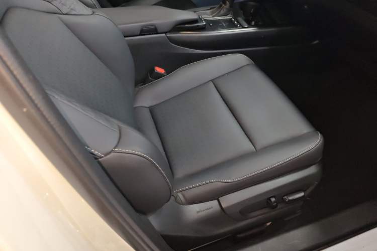 Used Lexus UX 2019 260h Explore-Cool Edition China VI Standard