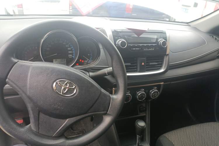 Used Toyota Vios 2019 1.5L CVT Innovation Edition Center Console
