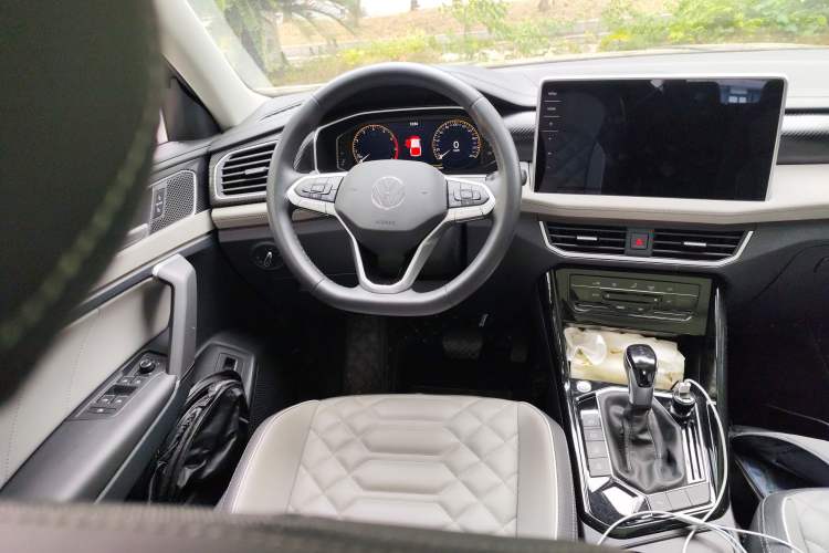 Used Volkswagen Tayron 2023 280TSI Two-Wheel-Drive Luxury Plus Advanced Version
