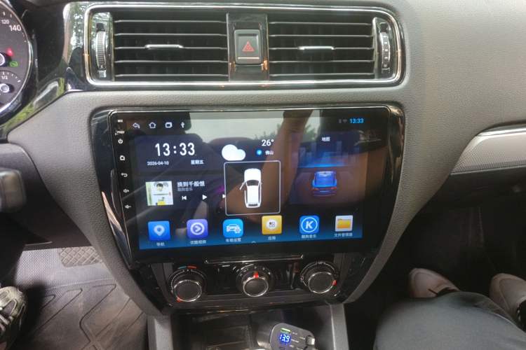 Used Volkswagen Sagitar 2017 230TSI Automatic Comfort Version Audio And AC Panel