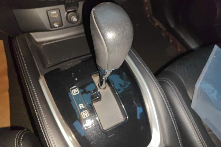 Used Nissan X-Trail 2014 2.5L CVT Luxury Edition 4WD
