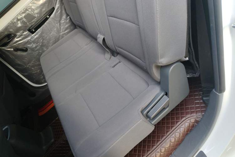 Used Wuling Hongguang New Energy 2024 All-Electric Model 300KM Standard Version Left Rear Seat