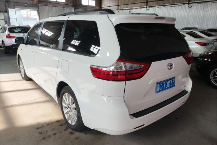 Used Toyota Sienna 2015 3.5L Four-Wheel Drive L