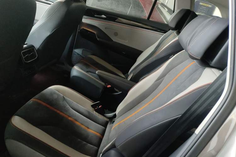 Used Volkswagen ID.6 CROZZ 2021 Long-Range PRO Edition Left Rear Seat