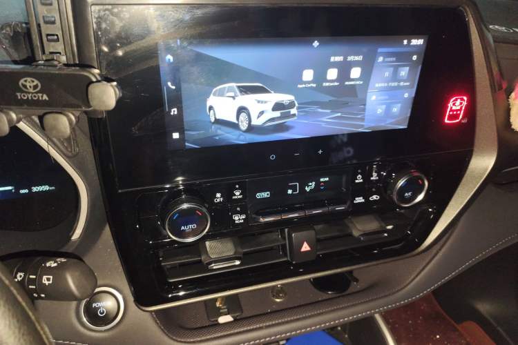 Used Toyota Highlander 2024 2.5L Smart Electric Hybrid Dual-Motor Two-Wheel-Drive Elite Edition 5 Seats Audio And AC Panel