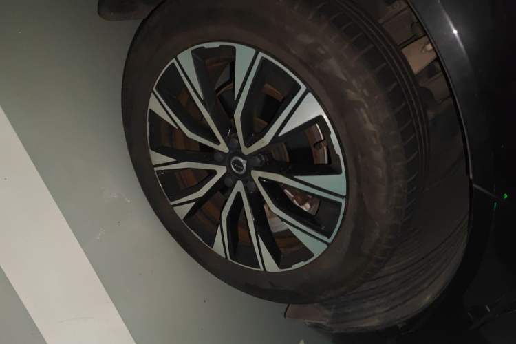 Used Volvo XC60 2023 B5 4x4 Smart Luxury Edition