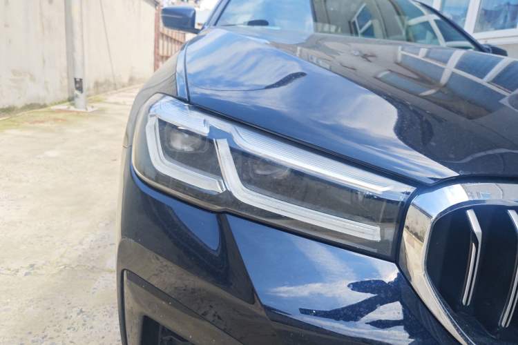 Used BMW 5 Series 2021 Restyled 530Li Luxury Edition M Sport Package Right Front Headlight