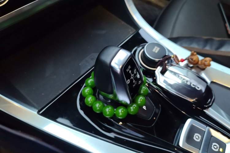 Used Lynk & Co 01 2017 2.0T Four-Wheel Drive Pro Edition Gear Lever