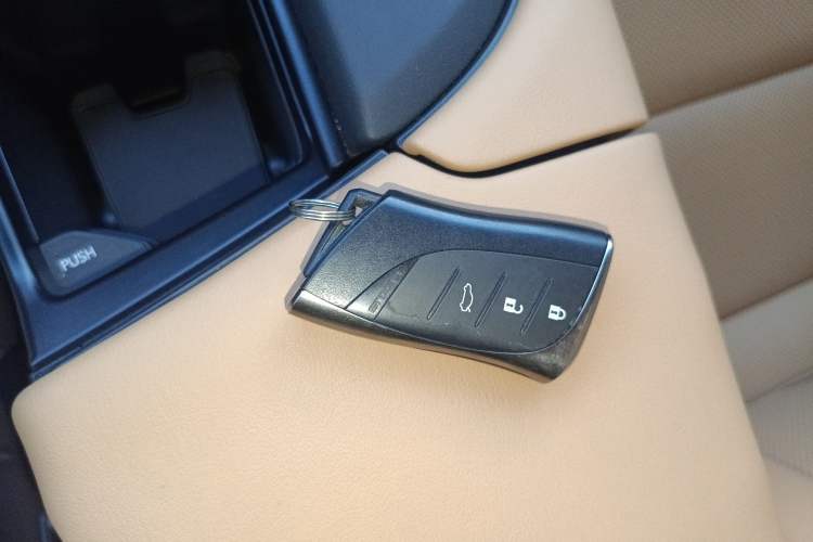 Used Lexus ES 2021 200 Excellence Edition
