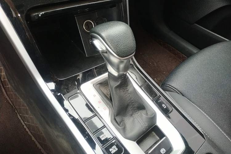 Used Kia K3 2020 1.5L CVT Fashion Edition Gear Lever