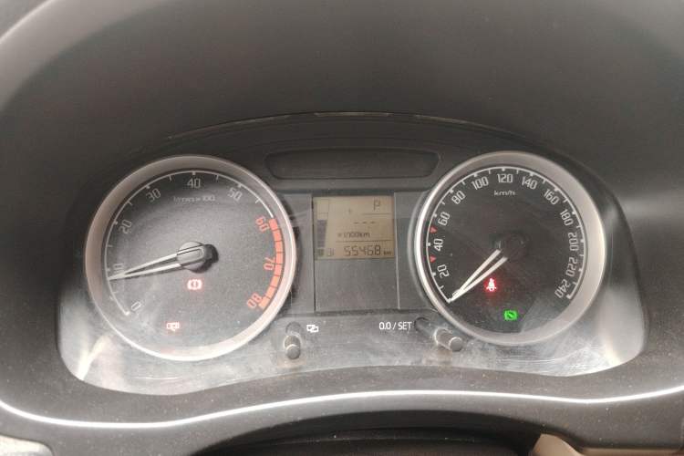 Used Skoda Fabia 2011 1.6L Automatic Crystal Edition