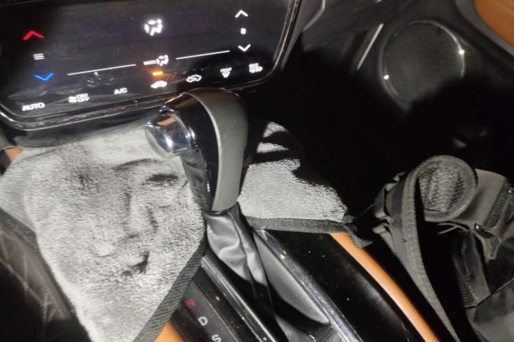 Used Honda Vezel 2015 1.8L CVT 2WD Luxury Model