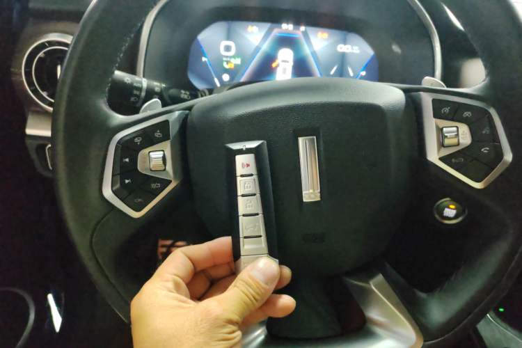 Used Wey VV6 2018 2.0T Two-Wheel-Drive Ultra-Luxury Version China V Standard