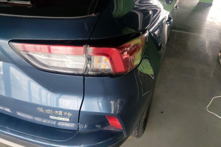 Used Ford Escape 2020 EcoBoost 245 Two-Wheel-Drive Comfort Edition Exterior 3