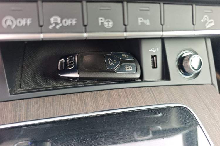 Used Audi Q5L 2025 45 TFSI Prestige Dynamic Edition Vehicle Key