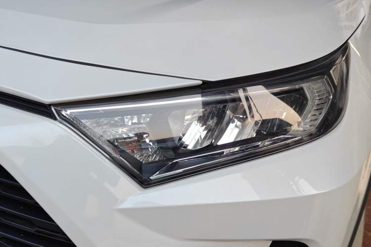 Used Toyota RAV4 2021 2.0L CVT Two-Wheel Drive Fashion Edition
