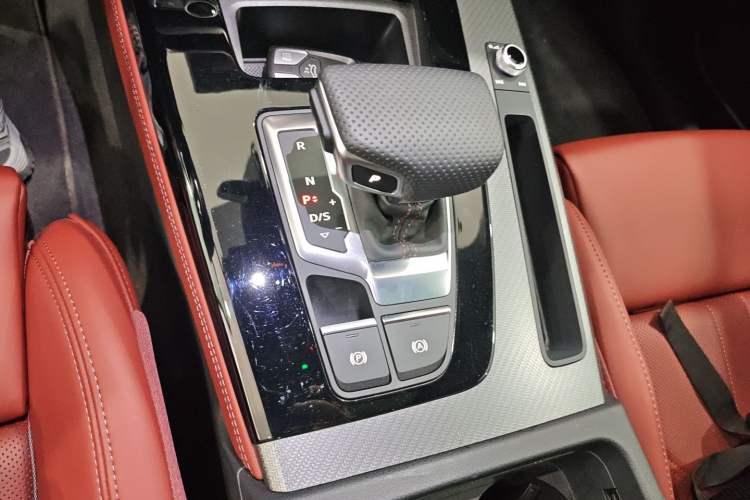 Used Audi Q5L 2025 quattro 45th Anniversary Edition 40 TFSI Luxury Dynamic Model
