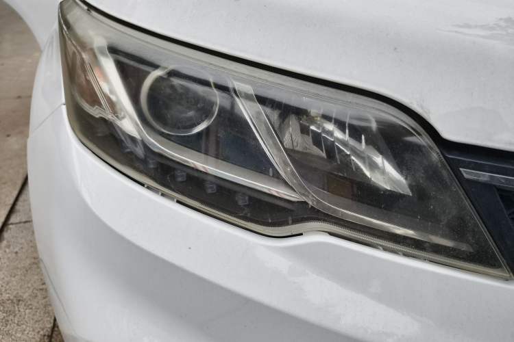 Used Soueast DX3 2016 1.5T CVT Flagship Model Right Front Headlight