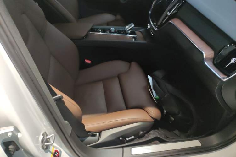 Used Volvo S60 2025 B4 Zhiyuan Luxury Edition