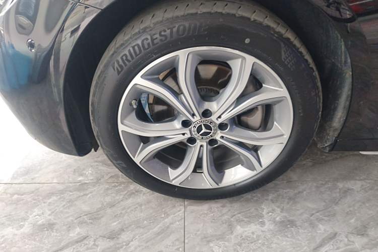 Used Mercedes-Benz E-Class 2023 Restyled E 300 L Sporty and Stylish Edition Exterior 4