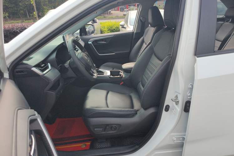 Used Toyota RAV4 2021 2.0L CVT Two-Wheel Drive Fashion PLUS Edition Left Front Seat