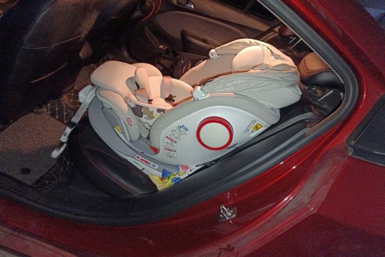 Used Chevrolet Cruze 2018 320 Automatic Pioneer Sunroof Edition
