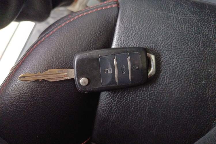 Used CHANGAN CS35 2012 1.6L Automatic Luxury Version China IV Standard