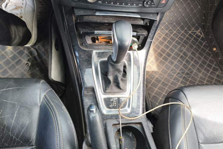 Used Citroen C5 2013 2.0L Automatic Luxury Model Gear Lever
