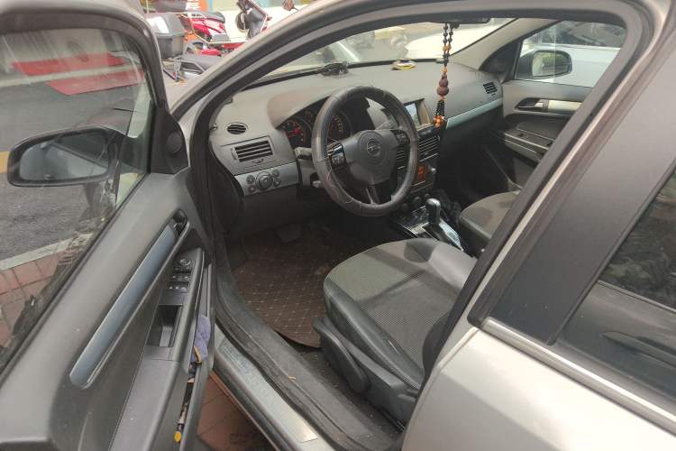 Used Opel Astra 2010 1.8 A+ Standard Edition