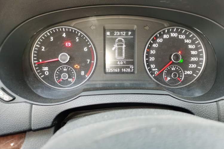 Used Volkswagen Sharan 2014 2.0 TSI Comfort Model
