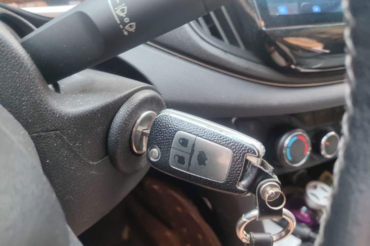 Used Chevrolet Cavalier 2019 320 Automatic Enjoyment with Sunroof Vehicle Key