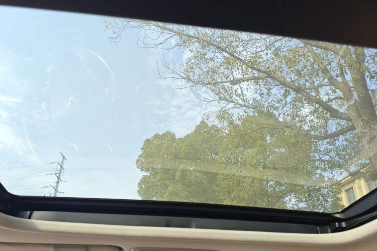 Used Honda Crosstour 2014 3.0L AWD Prestige Navigation Edition Headliner