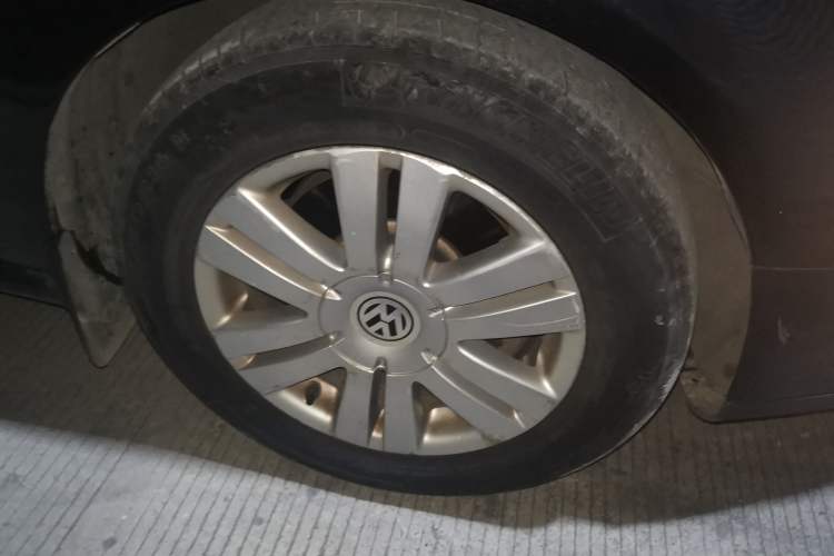 Used Volkswagen Magotan 2011 1.8TSI DSG Comfort Model Right Front Wheel Hub