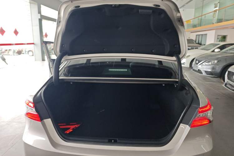 Used Toyota Camry 2021 2.0G Luxury Edition Trunk
