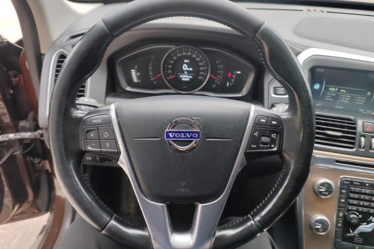 Used Volvo XC60 2015 T5 Smart Upgrade Model