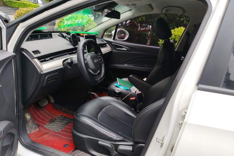 Used NETA V 2021 Standard Range Entertainment Edition Left Front Seat