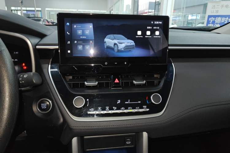 Used Toyota FRONTLANDER 2023 2.0L CVT Luxury Edition Audio And AC Panel