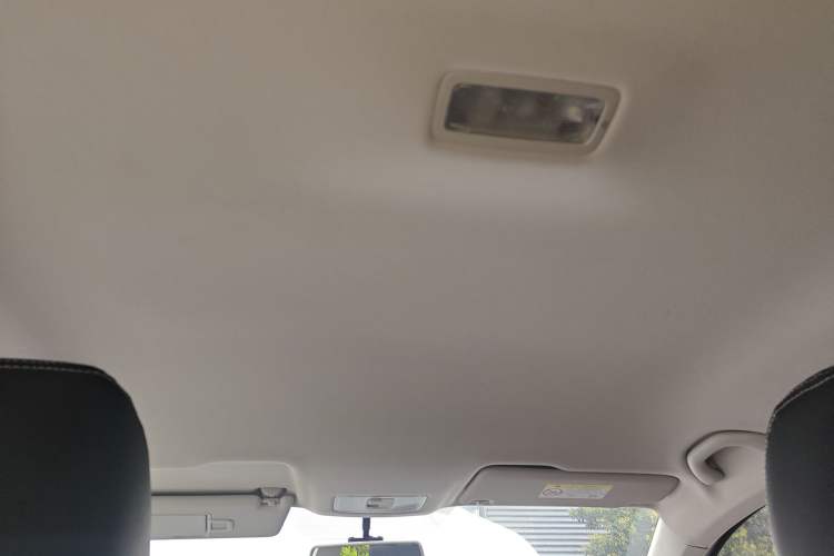 Used Jetta VS5 2020 280TSI Automatic "Thirty and Standing Tall" Edition Headliner