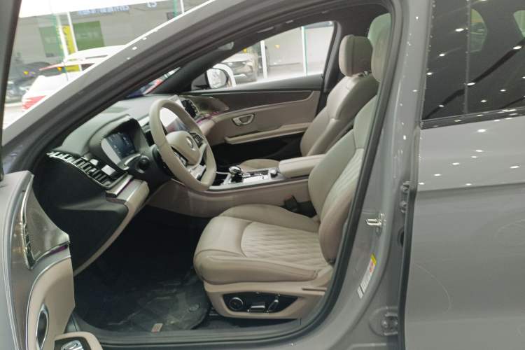 Used BYD Han 2025 EV with 701 km of Laser Radar-Enabled Intelligent Driving