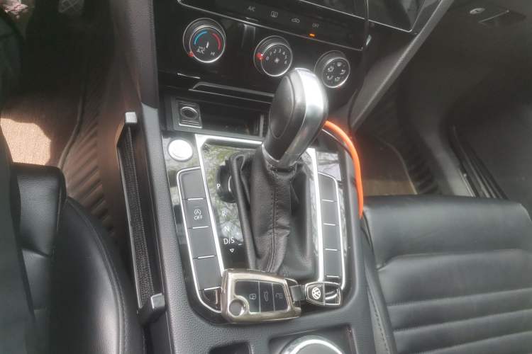 Used Volkswagen Magotan 2019 330TSI DSG Leading Model China VI Standard Gear Lever