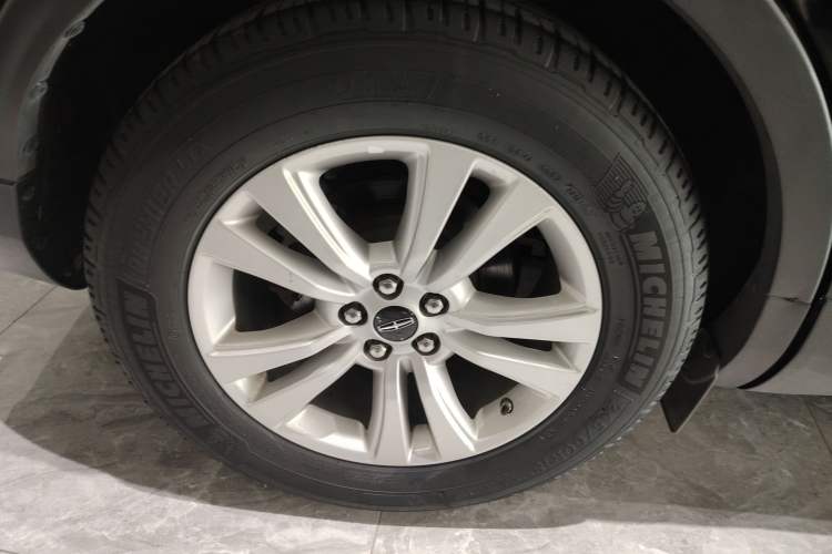 Used Lincoln MKX 2015 2.0T Two-Wheel Drive Deluxe Edition
