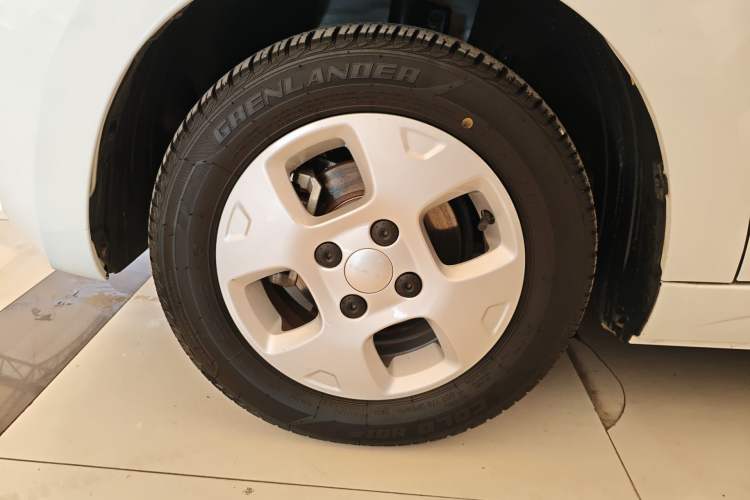 Used Roewe Clever 2021 302 km New Four-Seater Super-Efficient Version