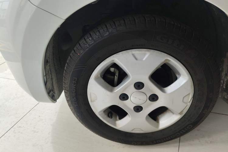 Used Roewe Clever 2021 302 km New Four-Seater Super-Efficient Version