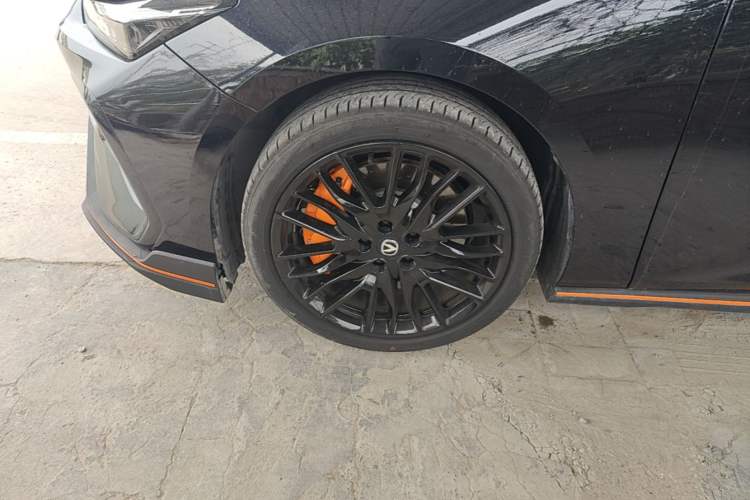 Used CHANGAN UNI-V 2025 Model Third-Generation 2.0T Dynamic Edition
