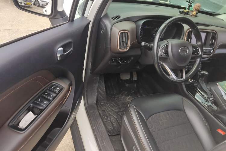 Used GAC Trumpchi GS3 2019 235T Automatic Elite Edition Driver Seat