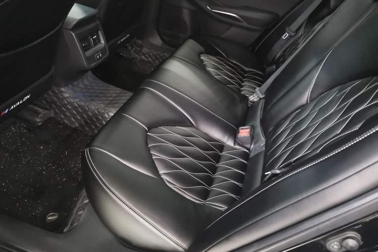 Used Toyota Avalon 2019 2.0L Ambition Edition China VI