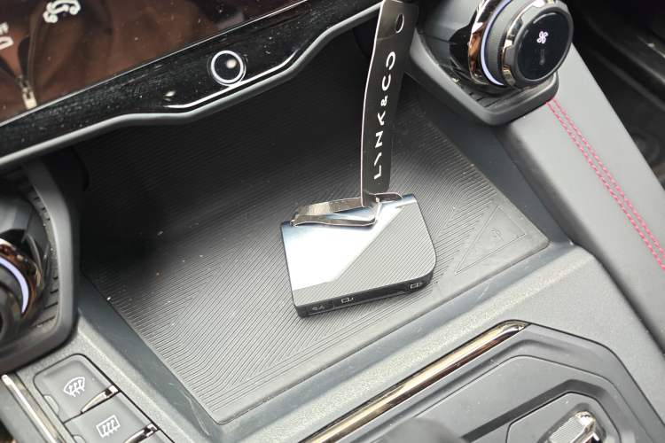 Used Lynk & Co 05 2020 2.0TD Four-Wheel Drive HypeHalo Vehicle Key