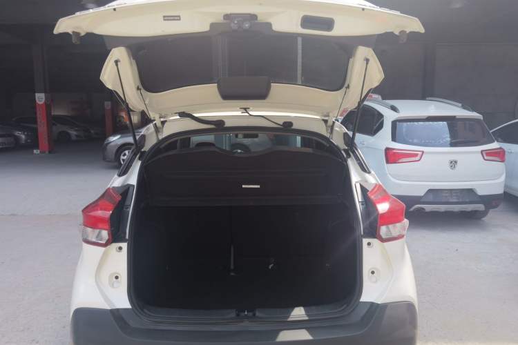 Used Nissan Kicks 2019 1.5L Manual Cool Edition
