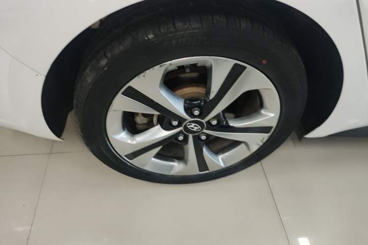 Used Hyundai Lafesta 2019 280TGDi Smart Speed Version China VI Standard Right Rear Wheel Hub